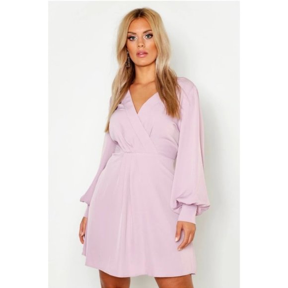 Boohoo Plus Dresses & Skirts - NWT Boohoo Balloon Sleeve Skater Dress